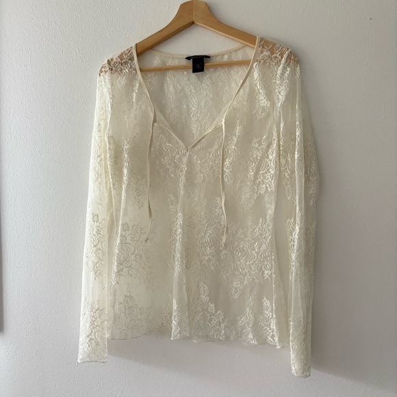 Lace top - Picture 2 of 5